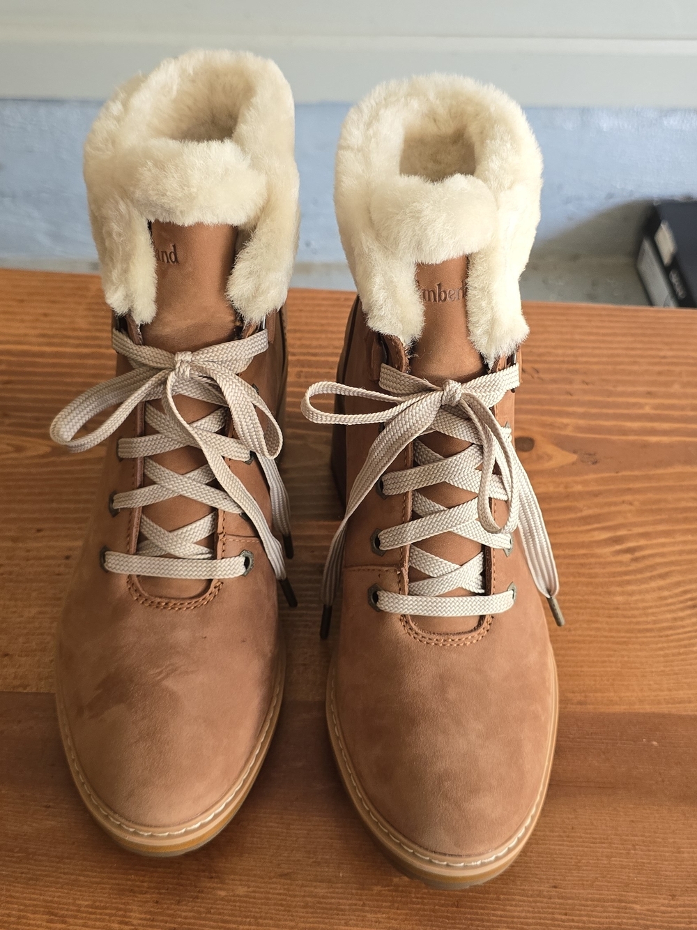Timberland Tan Hiker Lace-Up Shearling Collar Boots